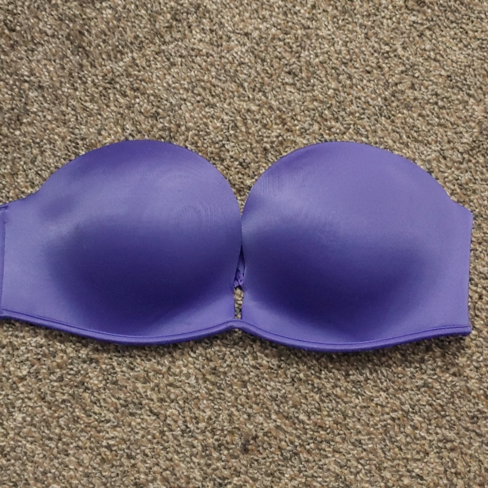 32B under wire Victoria secret deeper purple strapless bra